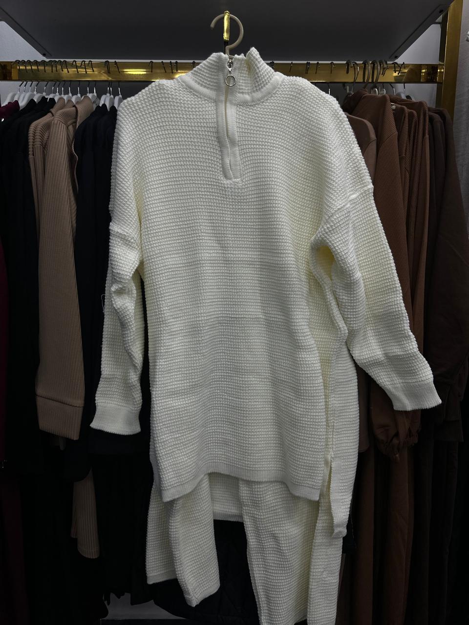 offwhite wool set